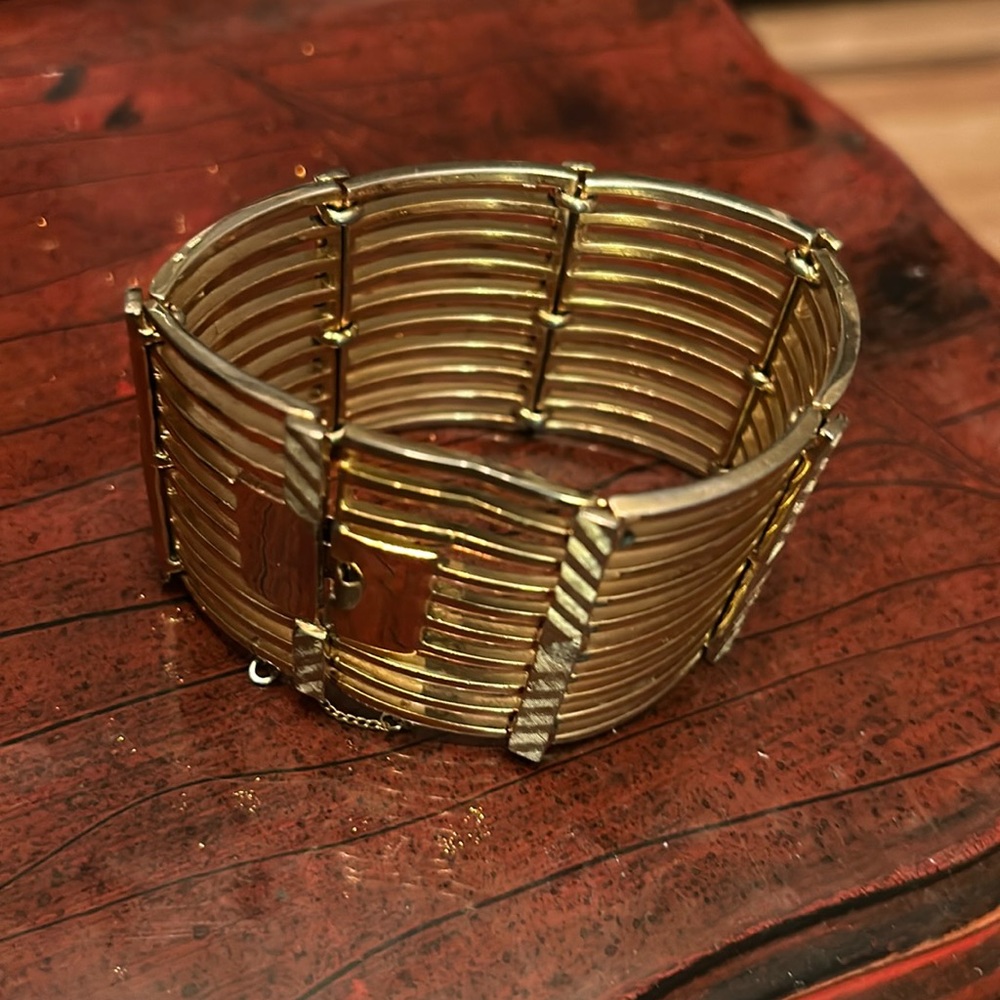Vtg gold tone cuff bracelet lateral bands chain broke no marks 2”